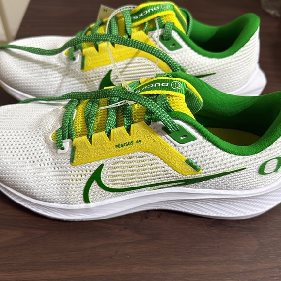 Nike Pegasus 40 Oregon Ducks- Brand New No Box - Picture 4 of 6